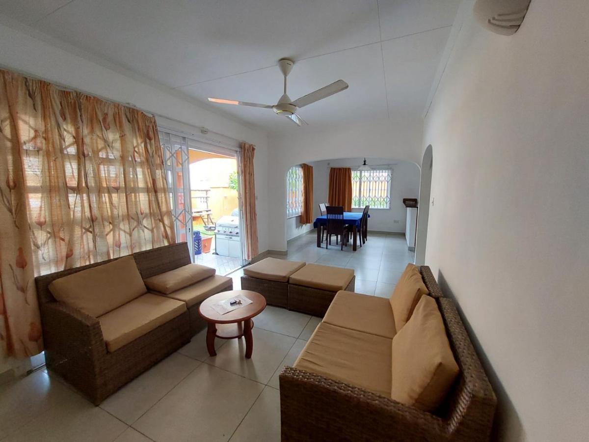 Beau Vallon Villa Self Catering With Pool Exterior photo