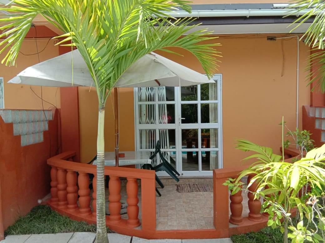 Beau Vallon Villa Self Catering With Pool Exterior photo