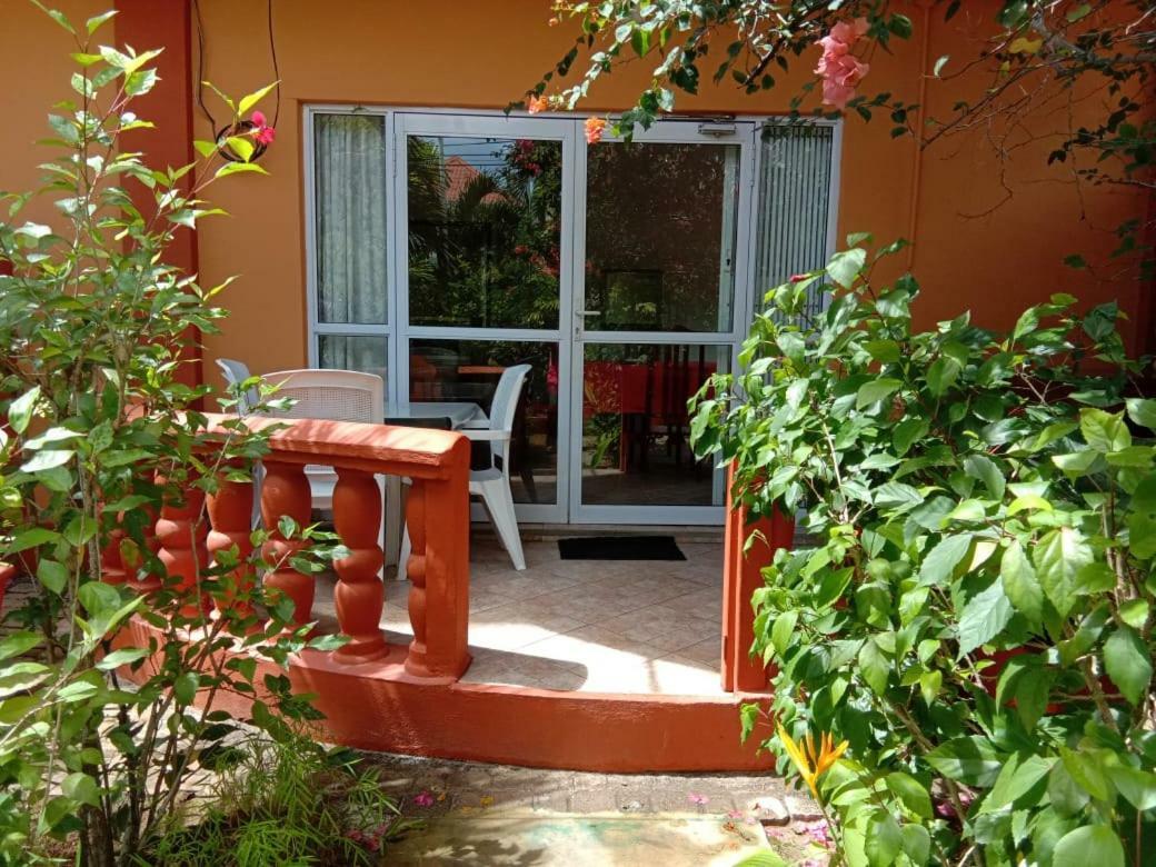 Beau Vallon Villa Self Catering With Pool Exterior photo